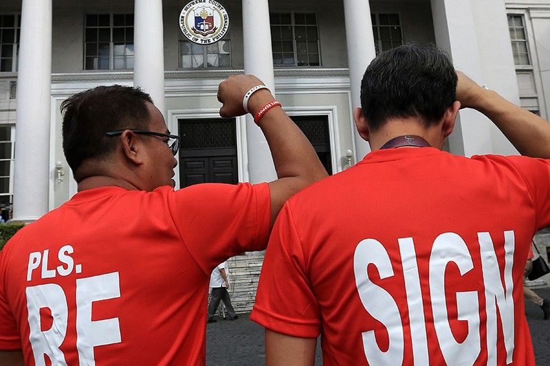 Judges, SC employees kay Sereno: Magbitiw na!