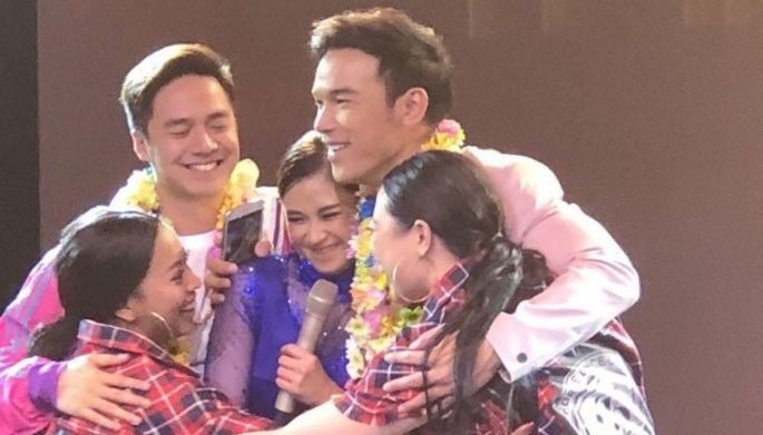 Sarah pinaiyak ang fans sa America