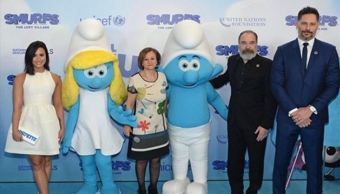 Demi Lovato delivers keys to &lsquo;Smurf Village&rsquo;