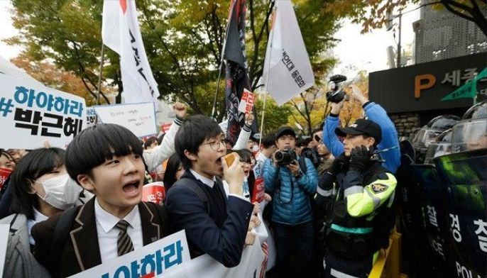 Mass protest demands South Korea's president quit over scandal