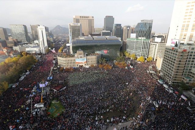 Counting 1 million crowds at anti-president rallies in Seoul