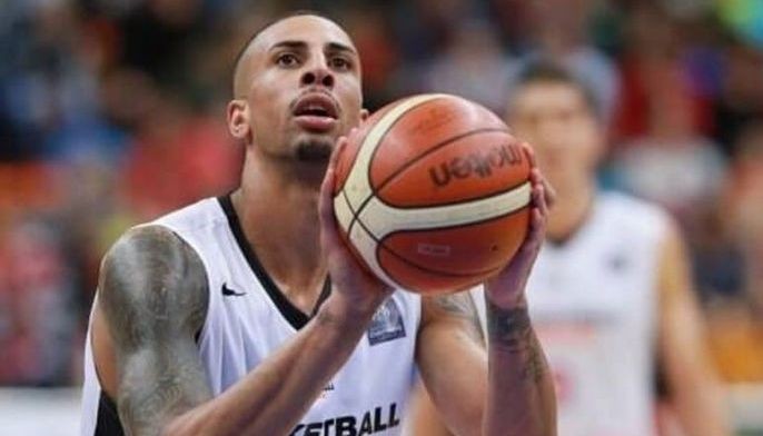 Aces eye Number 2, recall Simpson