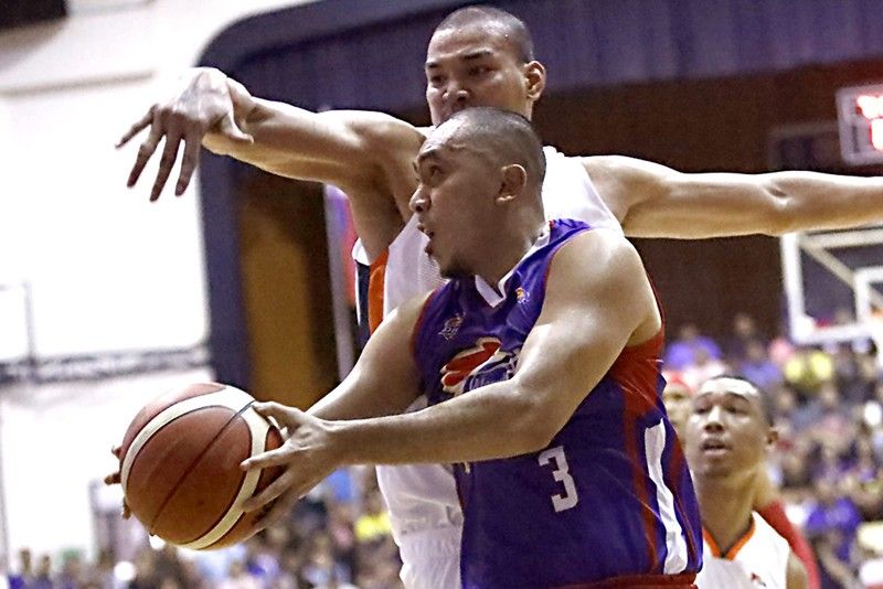 Magnolia disconnects Meralco, gains twice-to-beat
