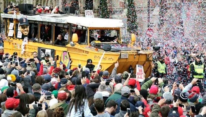 Red Sox, fans savor an hour of history