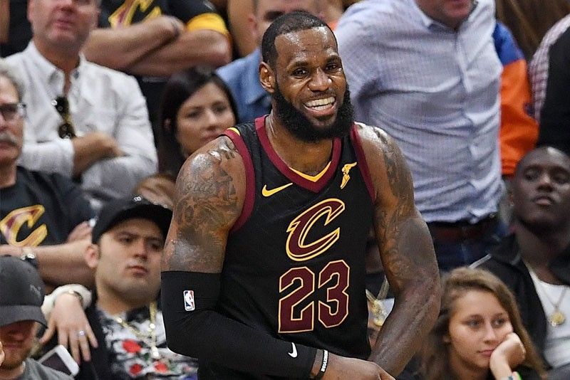 LeBron James mulls leaving Cavs again | Philstar.com