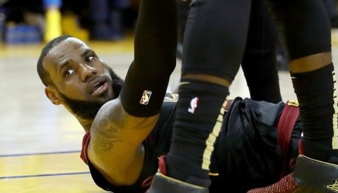 J.R. Smith endgame boo-boo dims Lebron brilliance