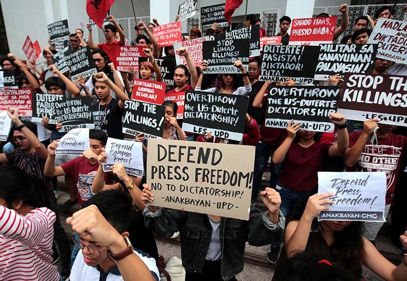 Duterte tirades vs media no threat to press freedom, Palace says