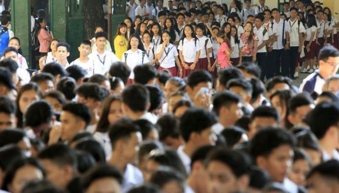 DepEd OKs  tuition hike  in 947 private  schools