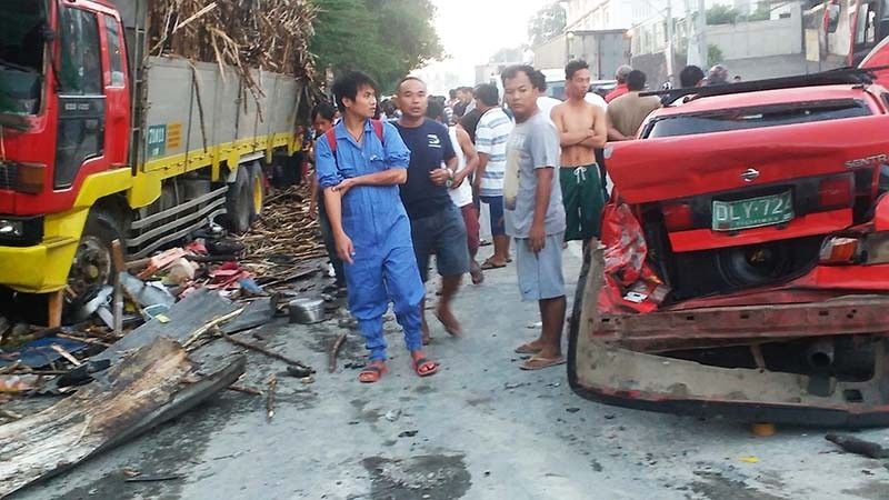 7 killed, 4 injured in Batangas vehicular accident