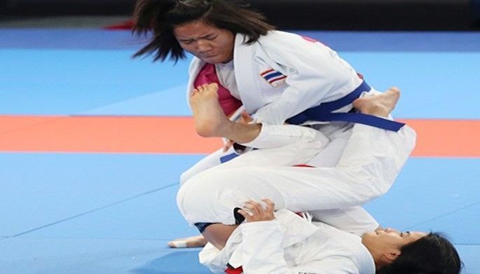 Tansong medalya ibinigay ni Meggie