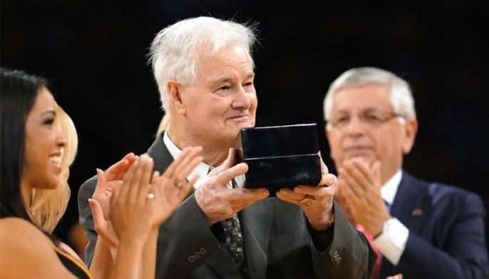 Tex Winter, father of basketball&rsquo;s 'triangle offense,' dead at 96