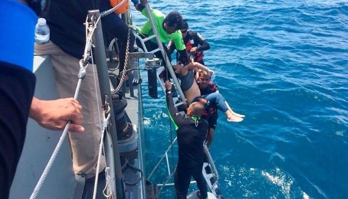 10 dead, dozens missing as tourist boat sinks in Thailand