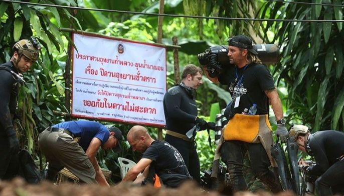 Thai rescuer in cave dies from lack of oxygen