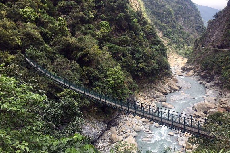 Trekking above Taroko Gorge