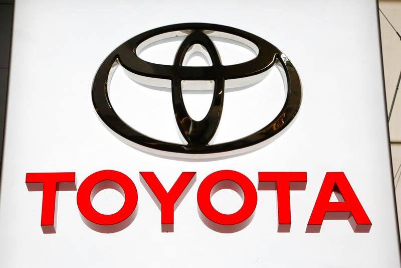 Toyota investing $1 billion in ride-hailing company Grab