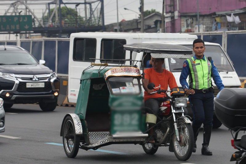 Naglipanang tricycle sa MM hindi kayang kontrolin ng LTO