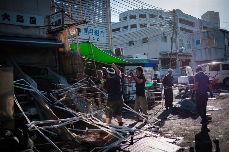 Sayonara Tsukiji! Exodus as relocation of Tokyo's famed fish market begins