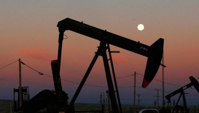 US soon to leapfrog Saudis, Russia as top oil producer