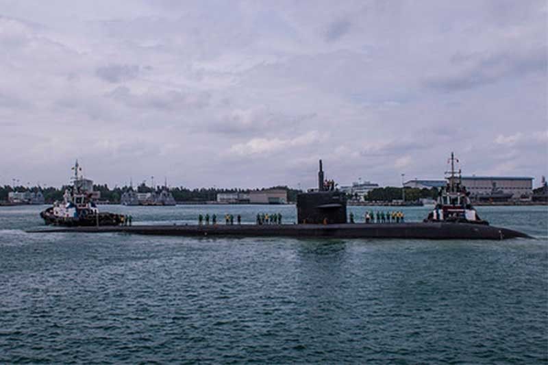 US Navy submarine docks in Subic