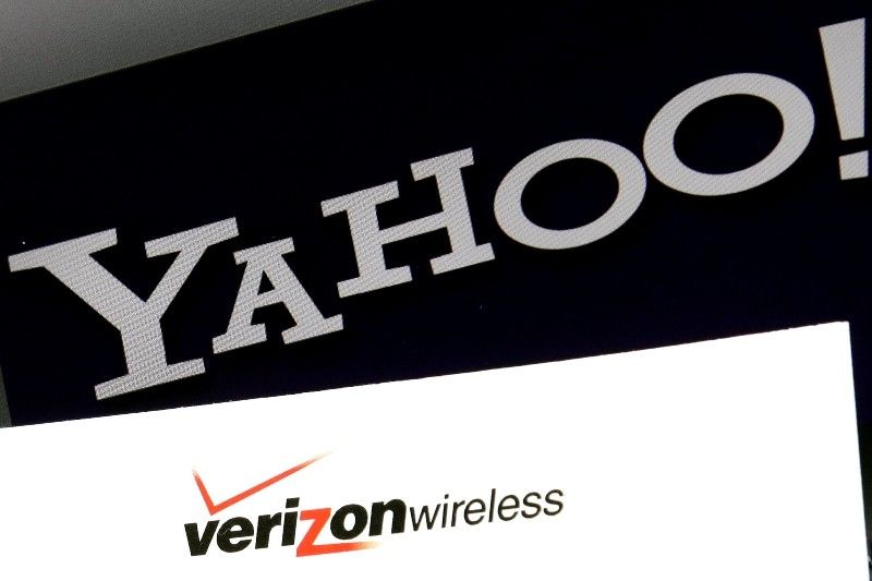 Yahoo to change name, trim board if Verizon deal gets done