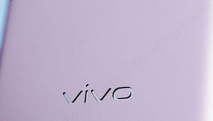 Hand on the Vivo V5