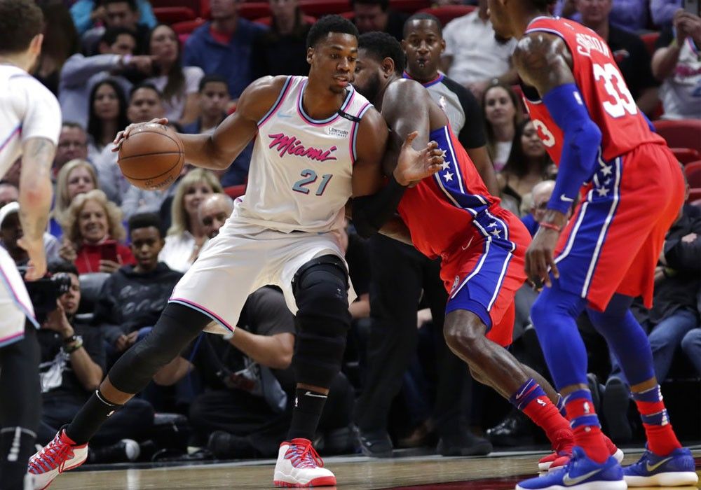 Whiteside, Wade fuel Heat past 76ers