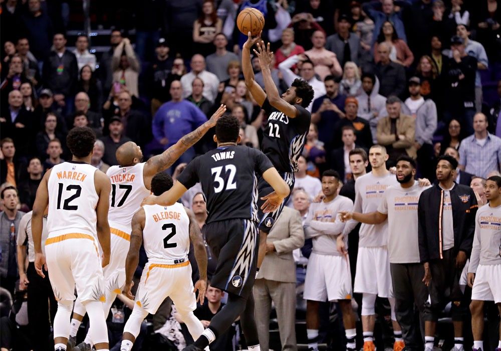 Wiggins' basket at buzzer gives Wolves win over Suns