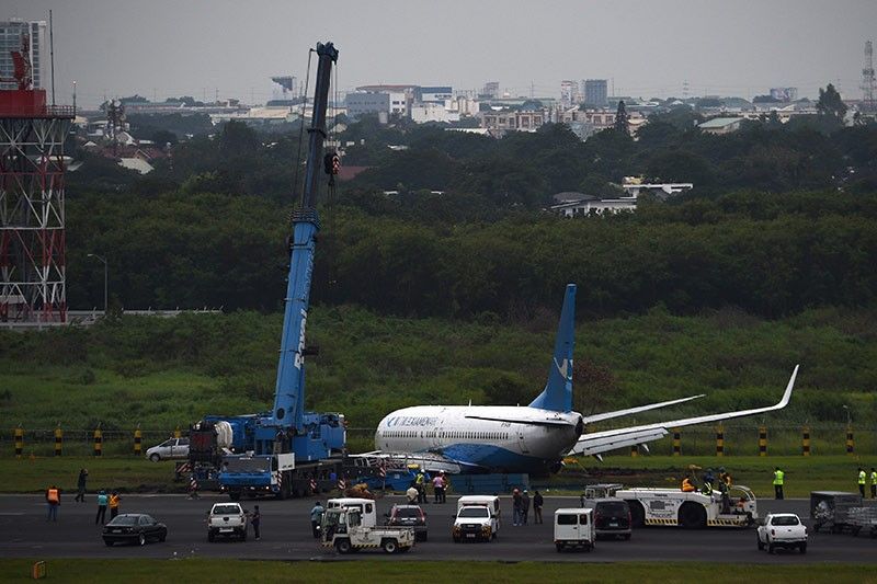 NAIA runway mishap signals need to develop other airports â�� senators