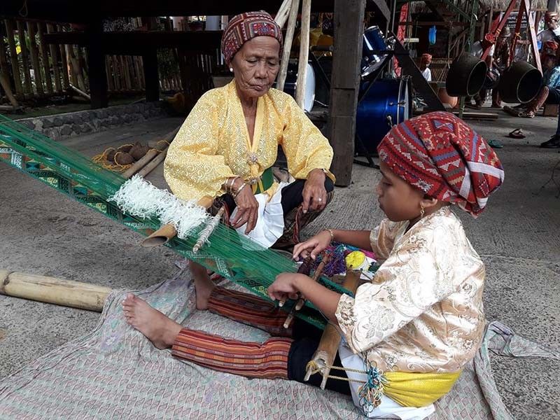 Tourists flock to Yakan tribe village display in Cotabato