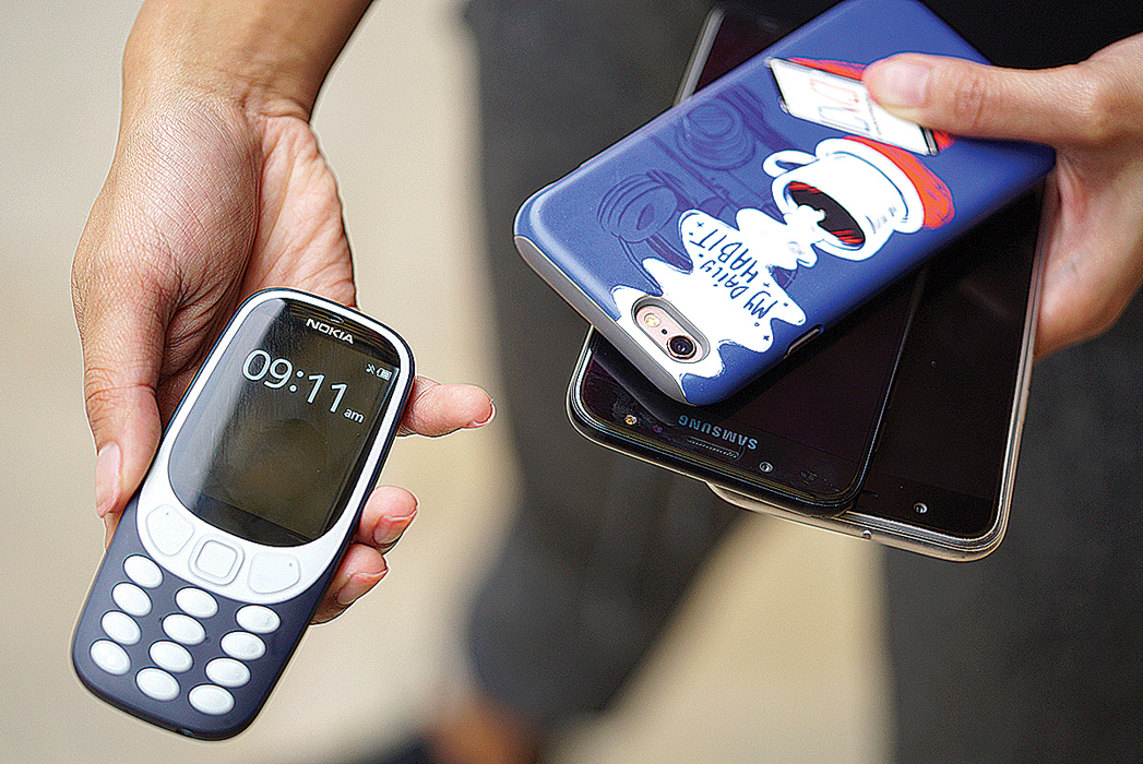 What using a Nokia 3310 in 2017 is like: A real-life tech #throwback!       