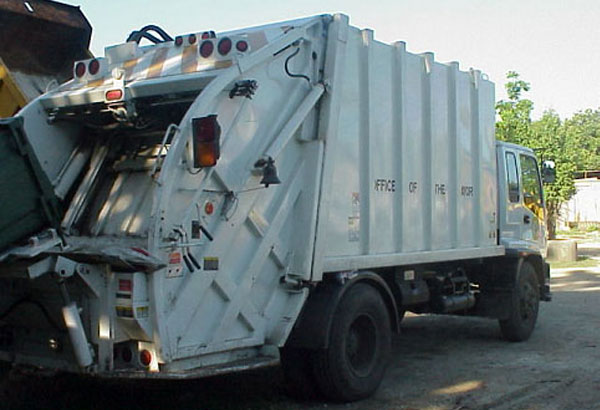 Talisay mamalit og dugang garbage trucks