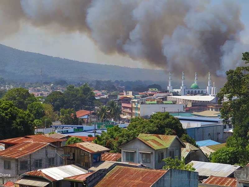 The fire that hit seaside dwelling enclaves in Jolo, shown in this photo from the Oblates of Mary Immaculate congregation, started at 9:30 a.m. on Monday 