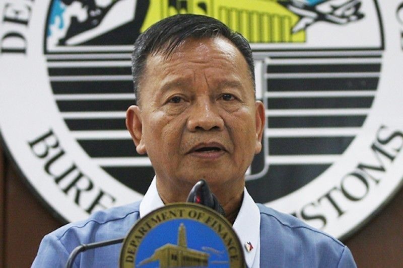 Complaints vs. former BOC chief Lapeña over 'vanishing' containers