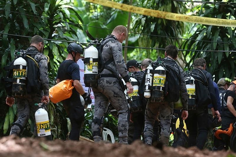 Rescue of Thai soccer team trapped in cave
