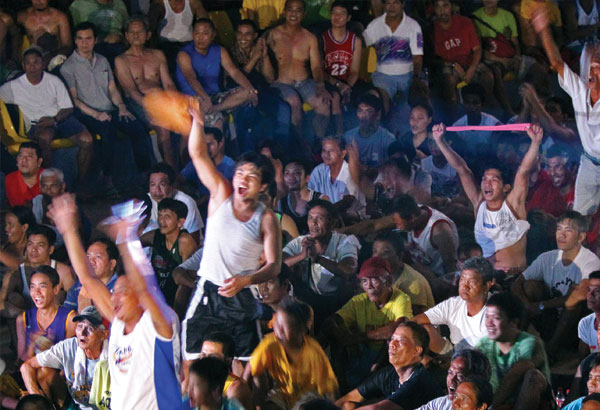 Pacman binati ng pangulo