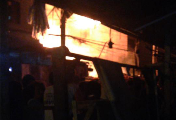 13 bahay nasunog sa QC: 1 patay
