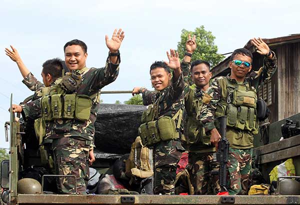 500 sundalo sa Marawi pinauwi na