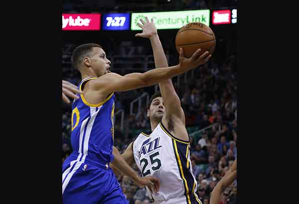 Wala pa ring talo ang Warriors