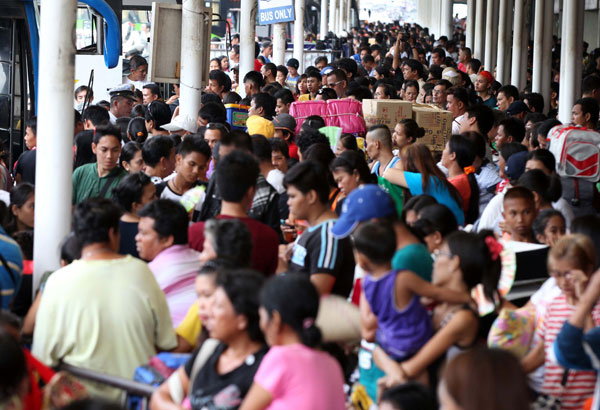 Araneta Center beefs up bus station for Holy Week