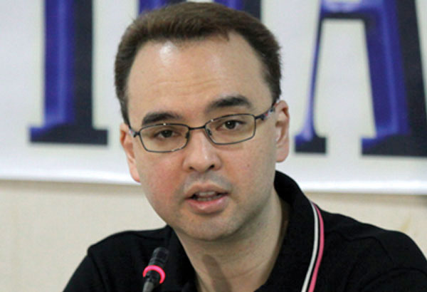 &lsquo;Kaya sinisiraan kami&rsquo; Cayetano namumulitika - Rep. Binay