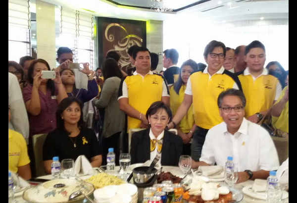 Mar tinabihan si Ate Vi, Robredo sa LP gathering