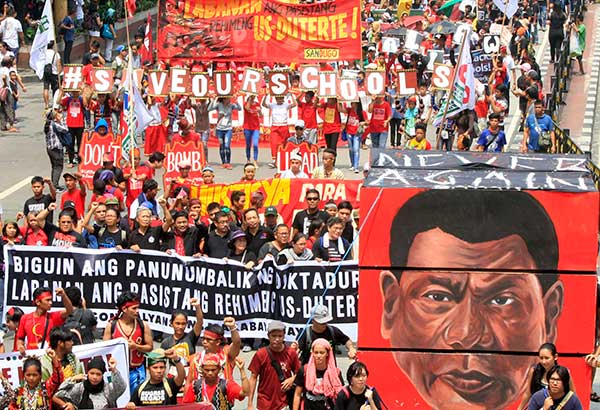 Show of force ng pro at anti-Duterte     