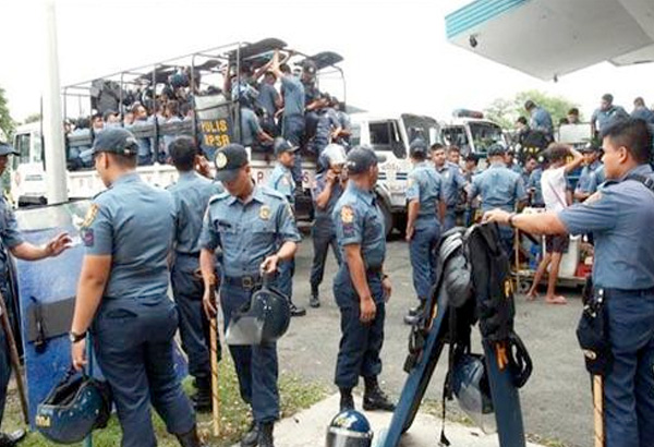 Sa pagsalubong sa bagong taon 150,000 pulis, inilagay sa high alert