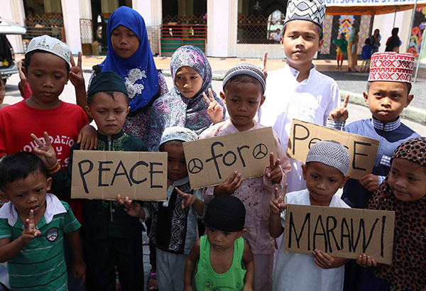 Kabataang Muslim nagrali, nanawagan ng kapayapaan sa Marawi   