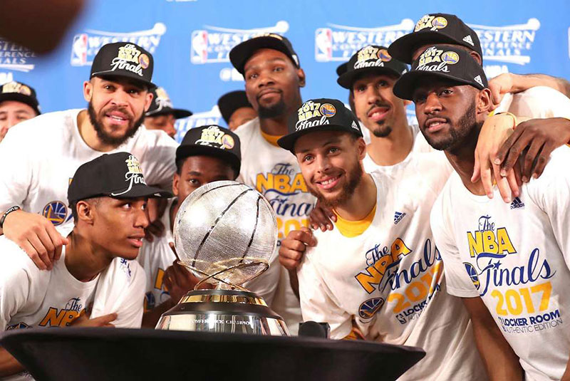 Warriors winalis ang Spurs patungo sa NBA Finals