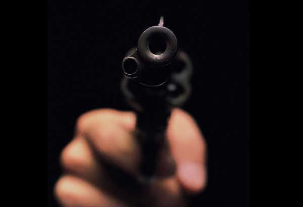 Shootout: Tulak utas; 2 tiklo sa P 1-M shabu