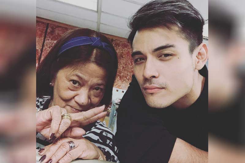 Internet Sensation na si Aling Vicky dinirek ni Xian!