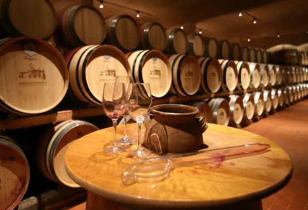 France reclaims title: world's largest wine maker