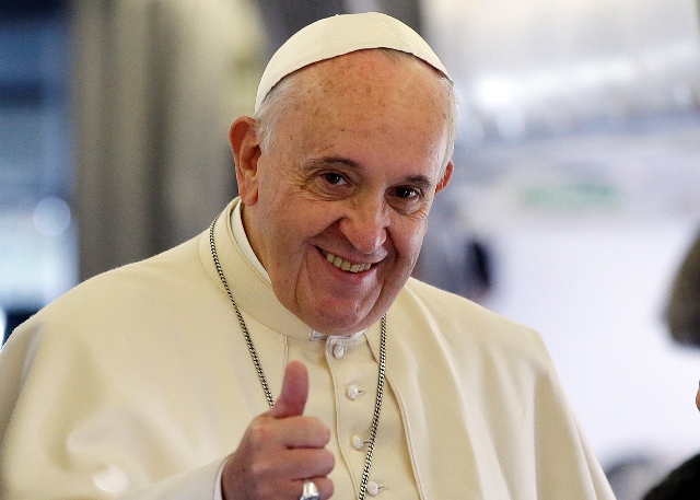 Pope Francis gets Lamborghini, auctions it to charity 