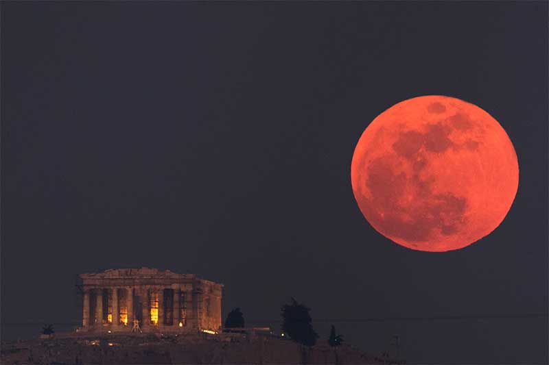 In photos: Super blue blood moon wows the world